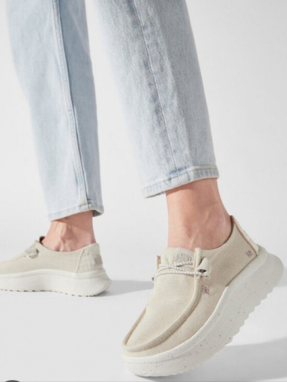 Hey Dude Women's Wendy Peak Chambray Platforms In Cream Colorway Size 5